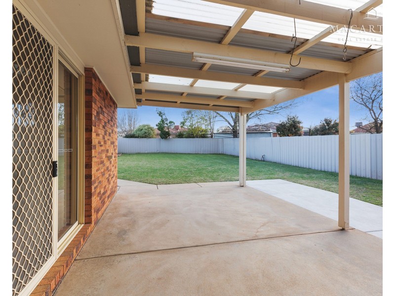 10 Wonkana Road, Glenfield Park NSW 2650