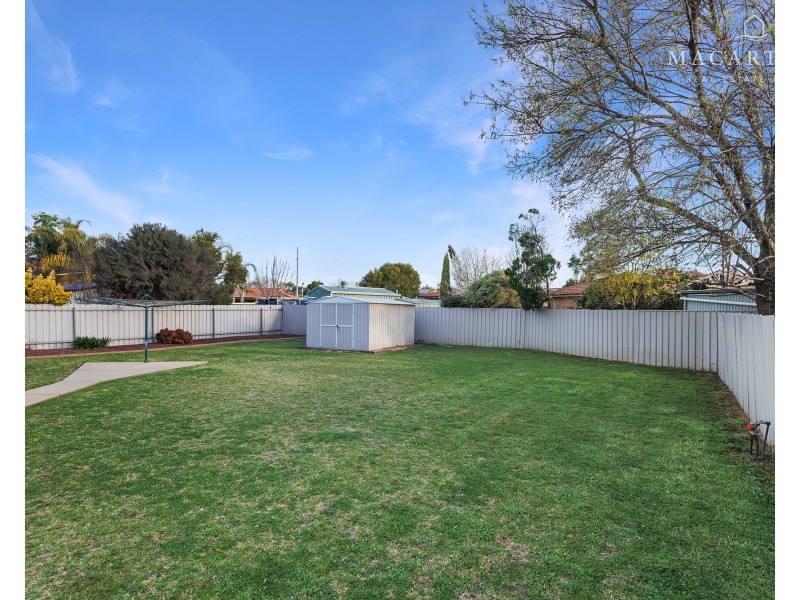 10 Wonkana Road, Glenfield Park NSW 2650