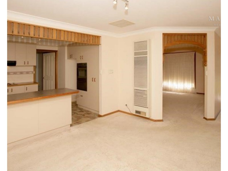 1/32 Kirrang Avenue, Glenfield Park NSW 2650