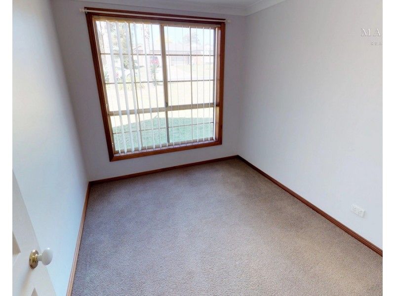 1/8 Kenneally Street, Kooringal NSW 2650