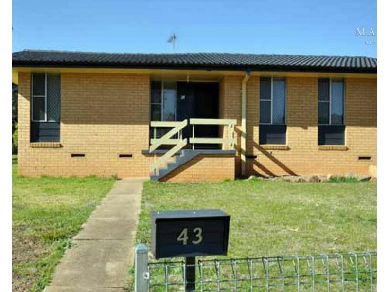43 Adams Street, Ashmont NSW 2650