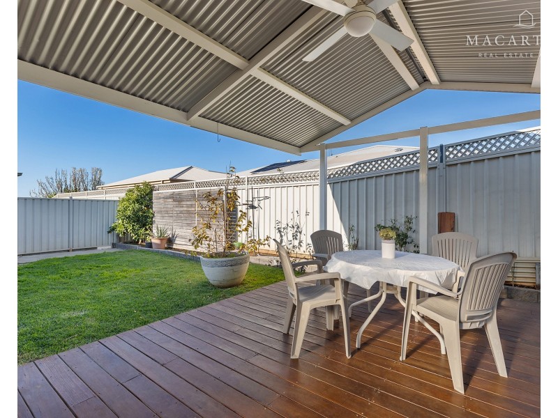 8 Marylands Way, Bourkelands NSW 2650