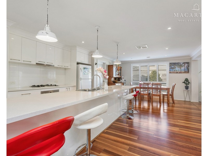 8 Marylands Way, Bourkelands NSW 2650