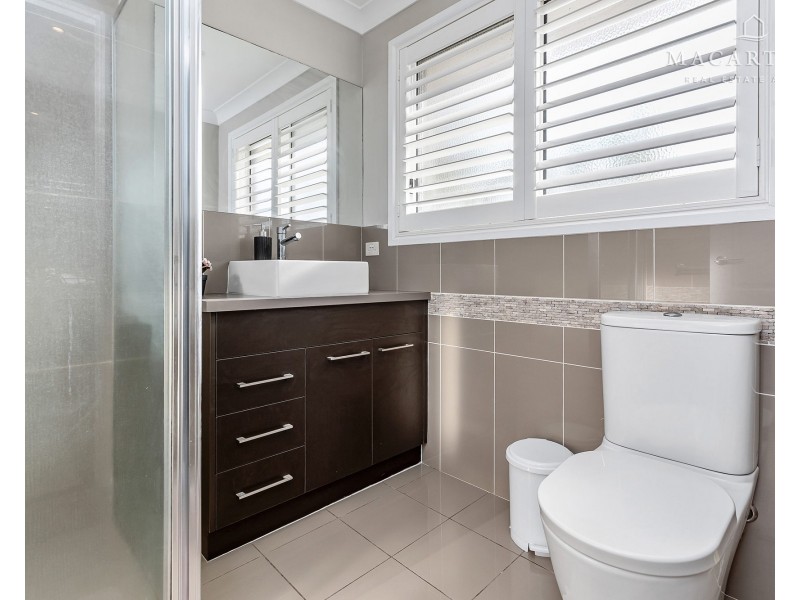 8 Marylands Way, Bourkelands NSW 2650