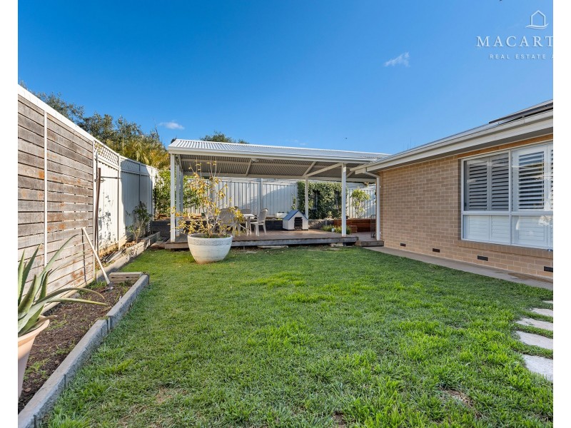 8 Marylands Way, Bourkelands NSW 2650