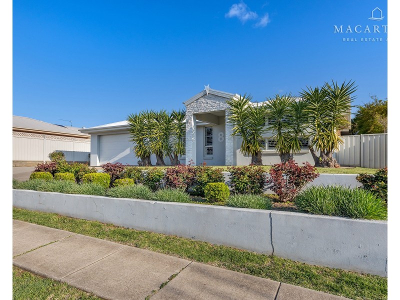 8 Marylands Way, Bourkelands NSW 2650
