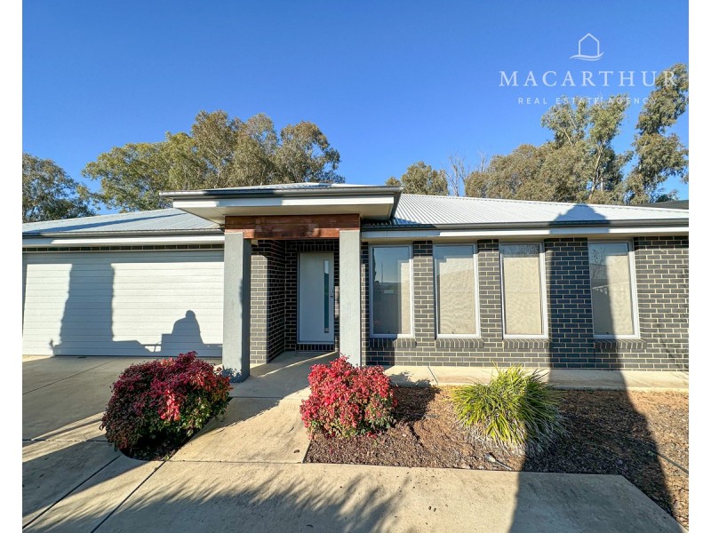 2/20 St Pauls Place, Gobbagombalin NSW 2650