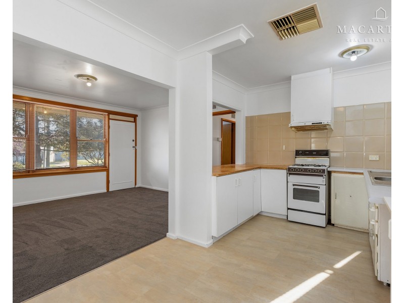 46 McKell Avenue, Mount Austin NSW 2650