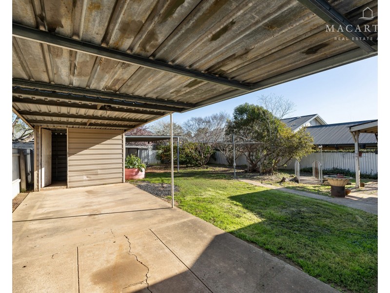 46 McKell Avenue, Mount Austin NSW 2650