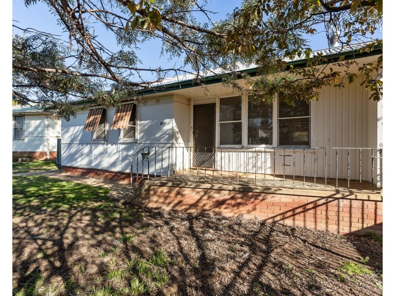 46 McKell Avenue, Mount Austin NSW 2650