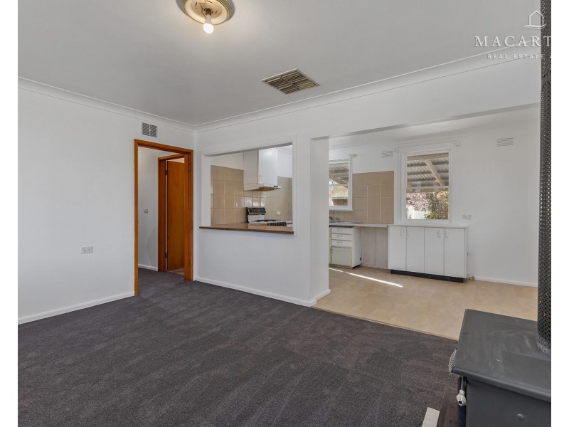 46 McKell Avenue, Mount Austin NSW 2650