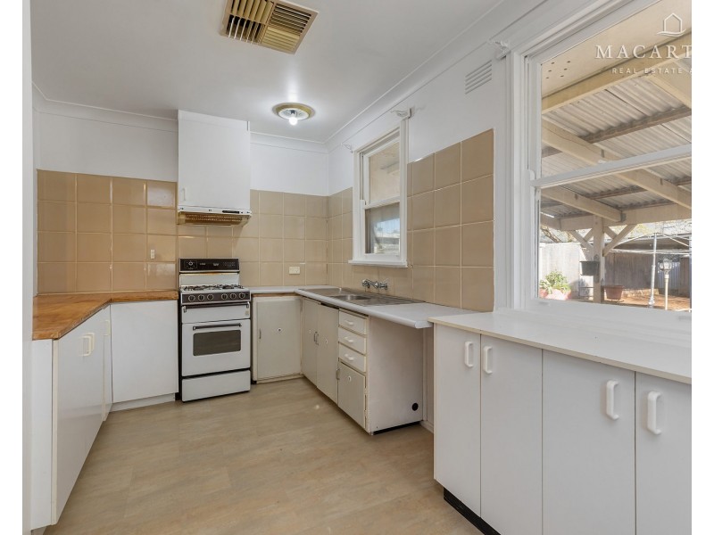 46 McKell Avenue, Mount Austin NSW 2650
