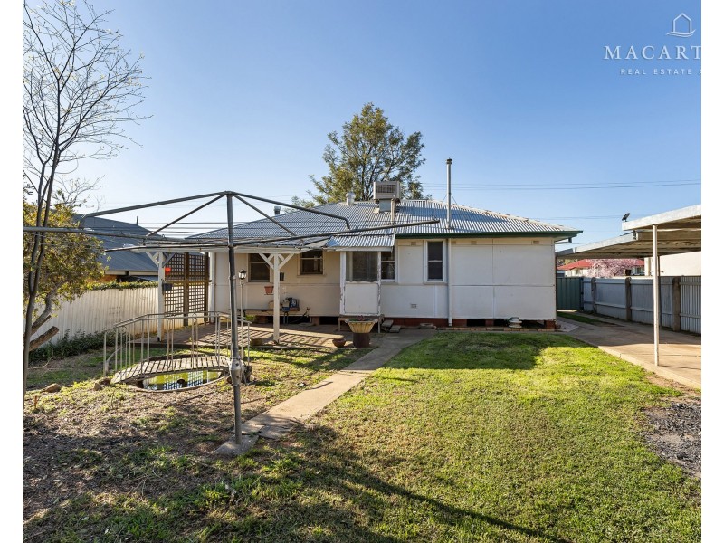 46 McKell Avenue, Mount Austin NSW 2650