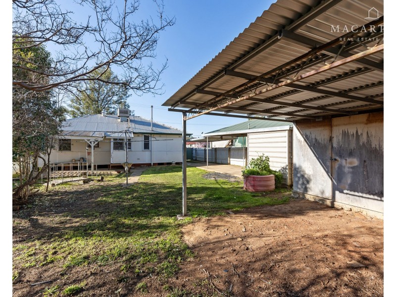 46 McKell Avenue, Mount Austin NSW 2650
