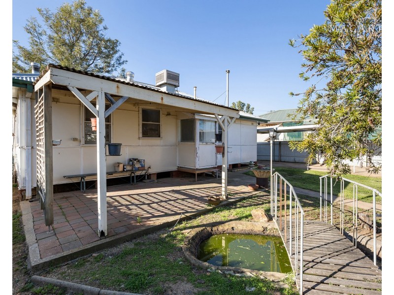 46 McKell Avenue, Mount Austin NSW 2650