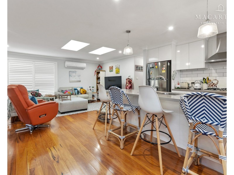 24 Ross Parkway, Gobbagombalin NSW 2650