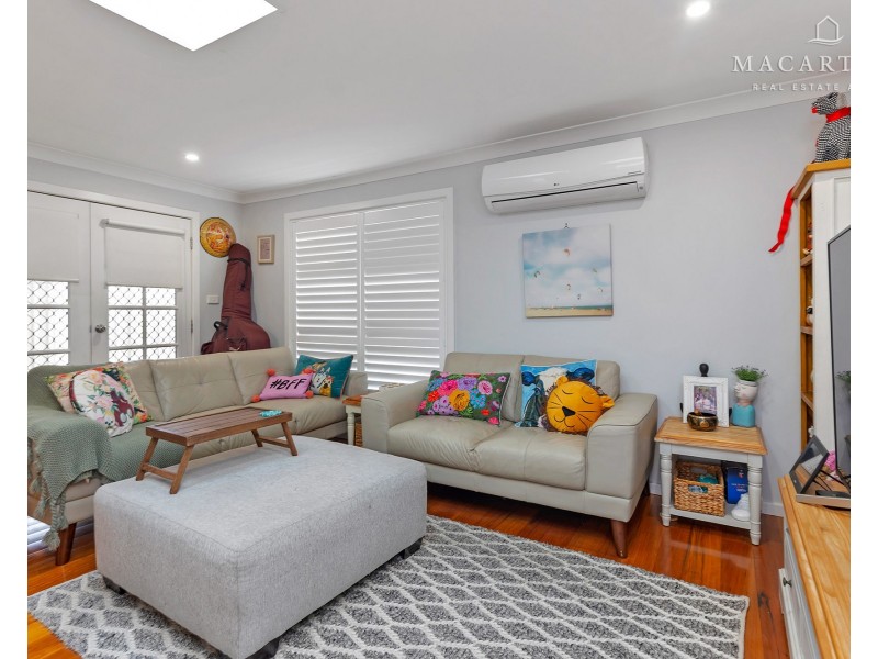 24 Ross Parkway, Gobbagombalin NSW 2650