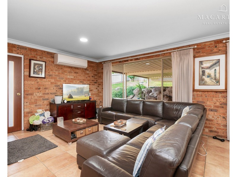 63 Simkin Crescent, Kooringal NSW 2650