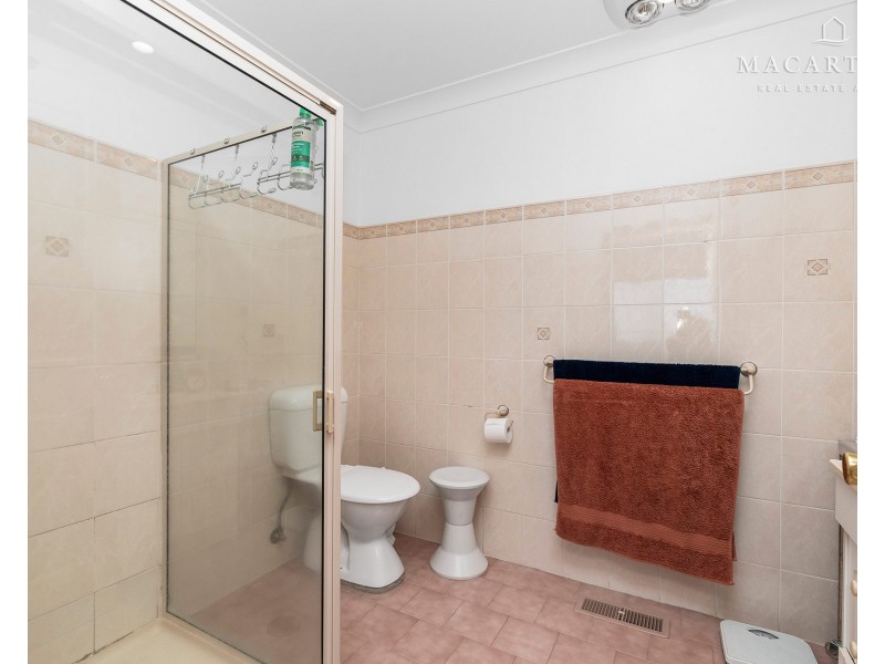 63 Simkin Crescent, Kooringal NSW 2650