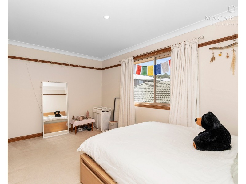 63 Simkin Crescent, Kooringal NSW 2650