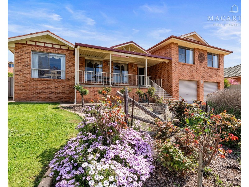 63 Simkin Crescent, Kooringal NSW 2650
