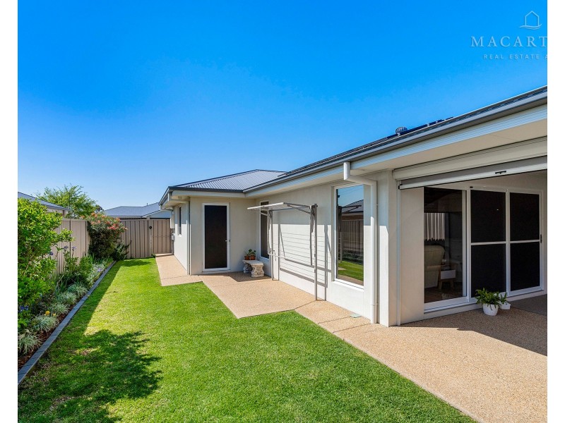 17 Thane Court, Lloyd NSW 2650