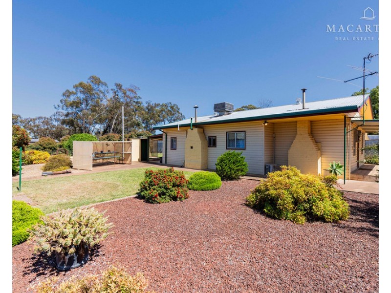 8 Methul Street, Coolamon NSW 2701
