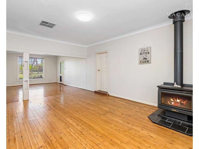 25, 27, 29-35 Hall Street, Ganmain NSW 2702