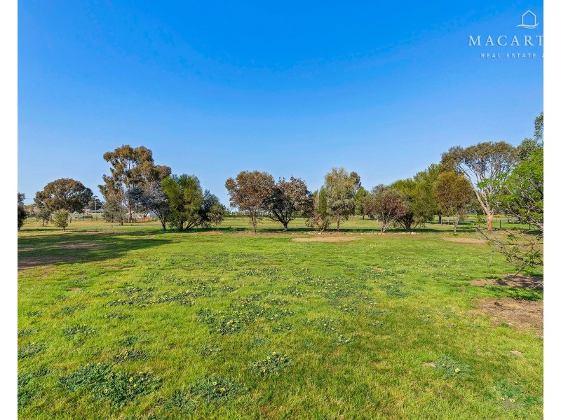 25, 27, 29-35 Hall Street, Ganmain NSW 2702