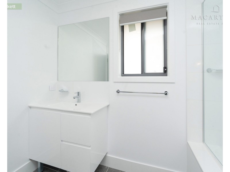 1/5 Lockett Place, Tolland NSW 2650