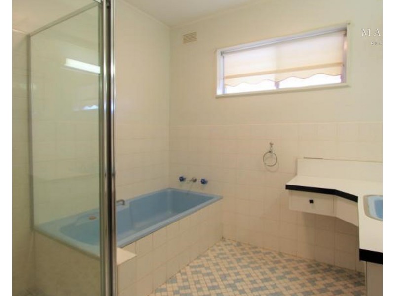 50 Nixon Crescent, Tolland NSW 2650