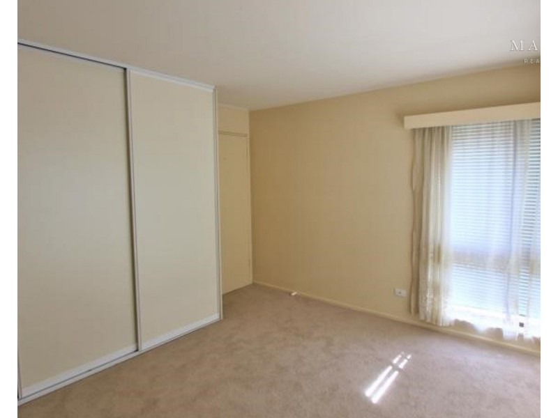 50 Nixon Crescent, Tolland NSW 2650