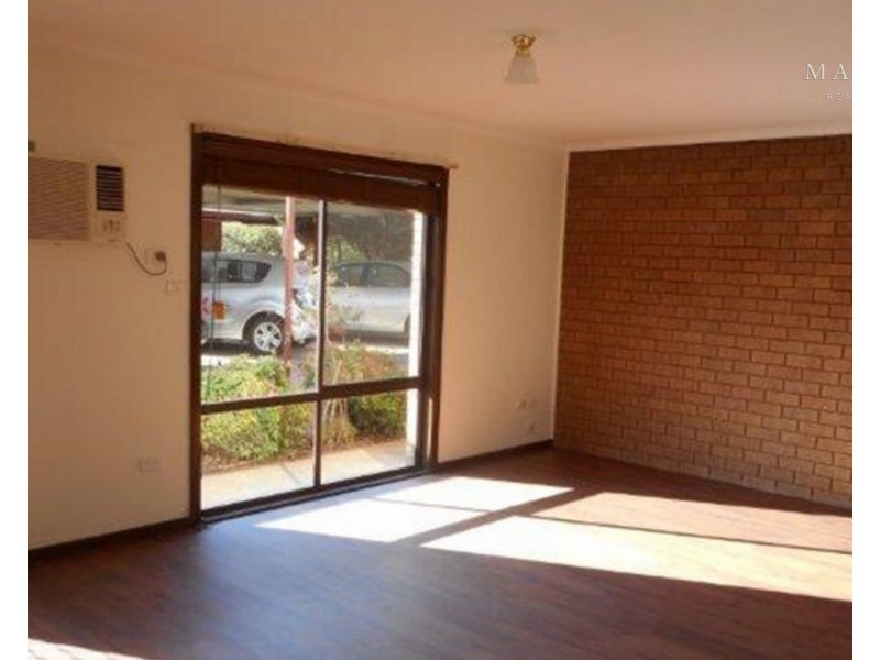 2/3 Incarnie Crescent, Wagga Wagga NSW 2650