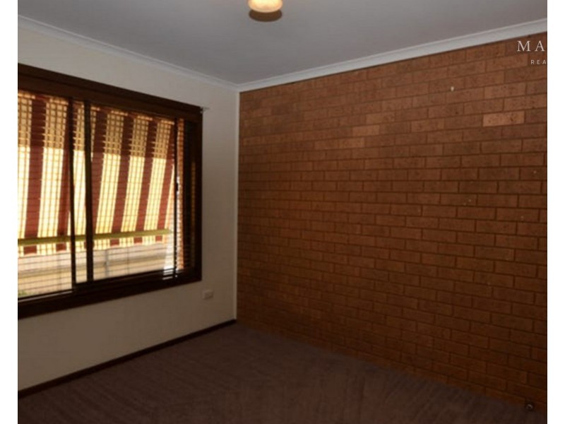2/3 Incarnie Crescent, Wagga Wagga NSW 2650