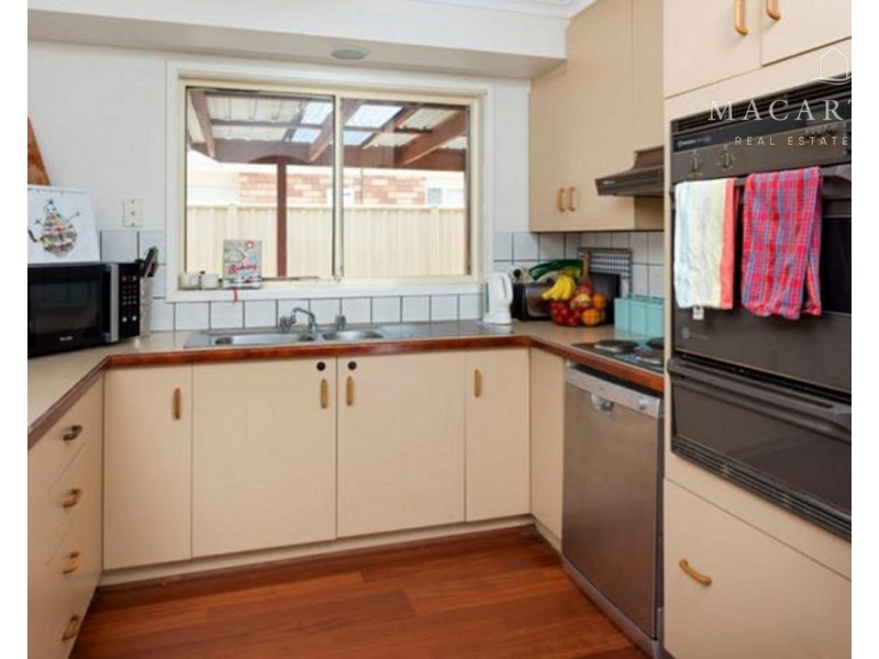 29 Grevillea Crescent, Lake Albert NSW 2650