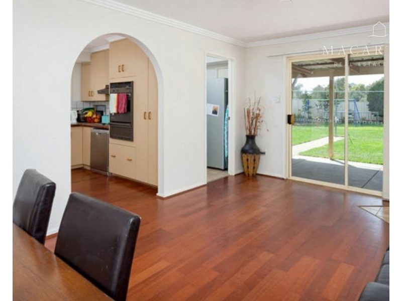 29 Grevillea Crescent, Lake Albert NSW 2650