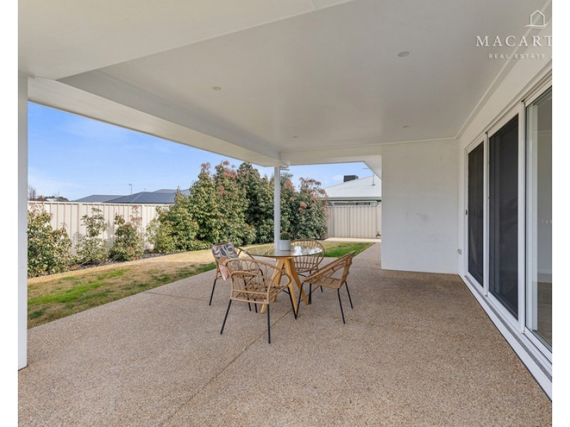 47 Cootamundra Boulevard, Gobbagombalin NSW 2650