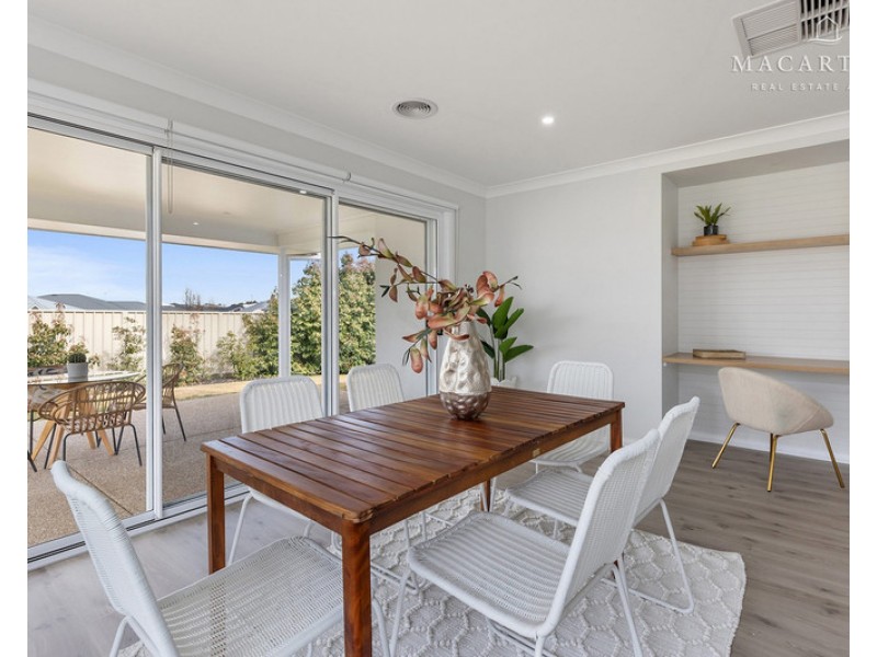 47 Cootamundra Boulevard, Gobbagombalin NSW 2650