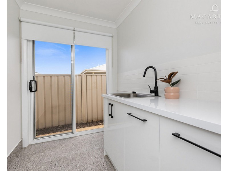 47 Cootamundra Boulevard, Gobbagombalin NSW 2650