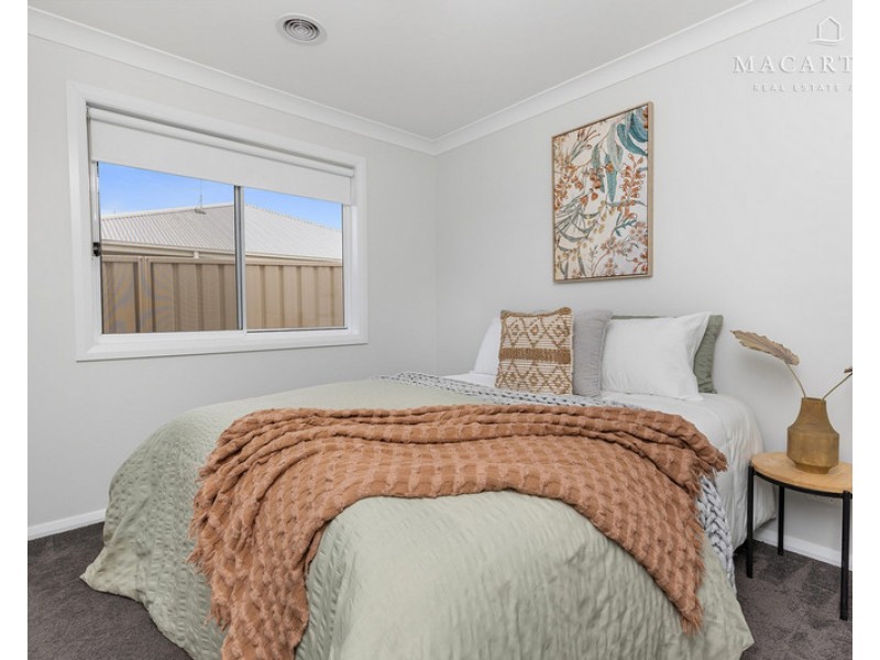 47 Cootamundra Boulevard, Gobbagombalin NSW 2650