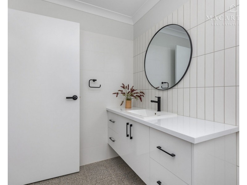 47 Cootamundra Boulevard, Gobbagombalin NSW 2650