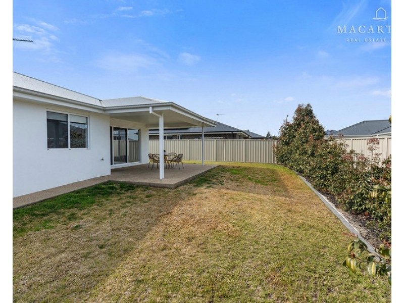 47 Cootamundra Boulevard, Gobbagombalin NSW 2650