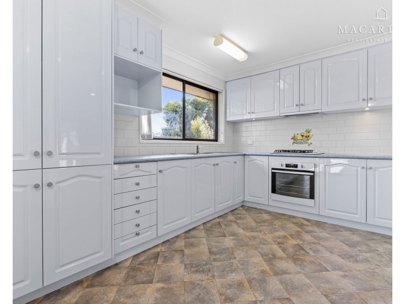 34 Adjin Street, Mount Austin NSW 2650