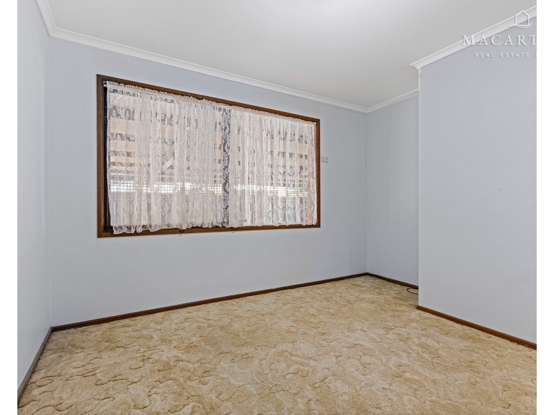 34 Adjin Street, Mount Austin NSW 2650