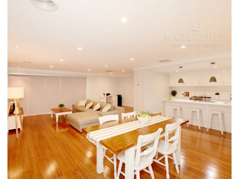 19 Cootamundra Boulevard, Gobbagombalin NSW 2650