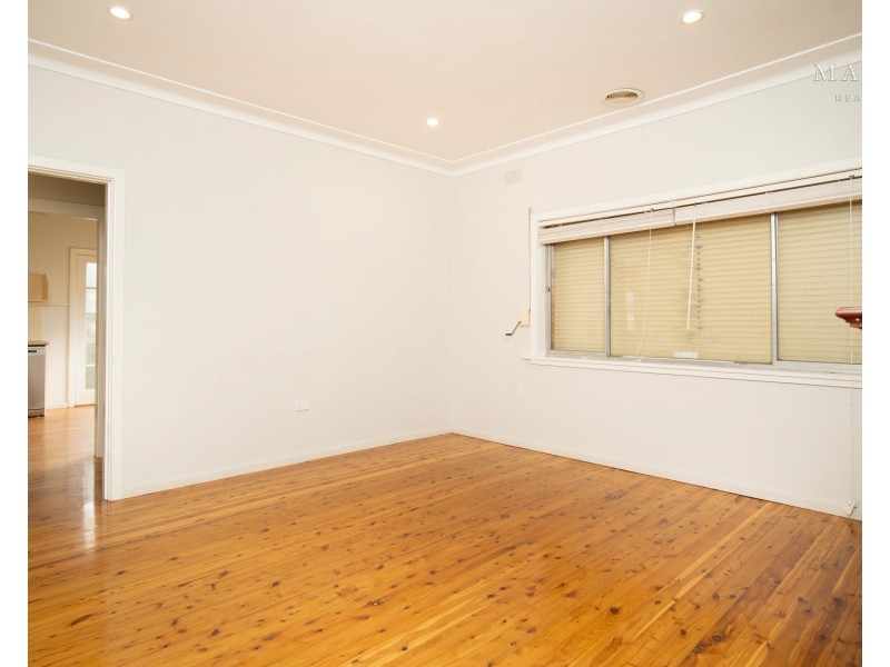 65 Main Street, Lake Albert NSW 2650