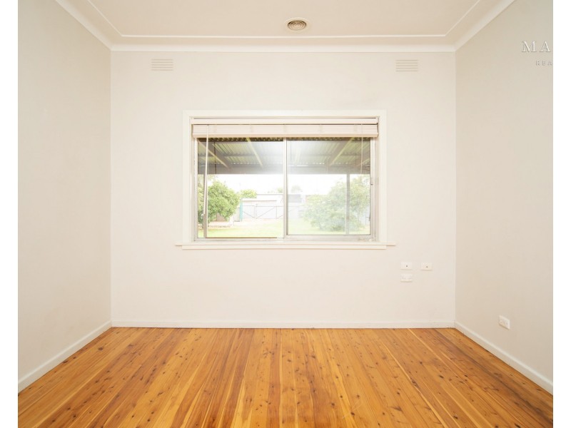 65 Main Street, Lake Albert NSW 2650