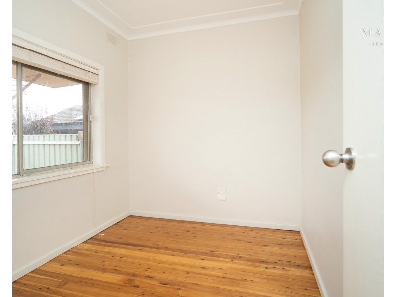65 Main Street, Lake Albert NSW 2650