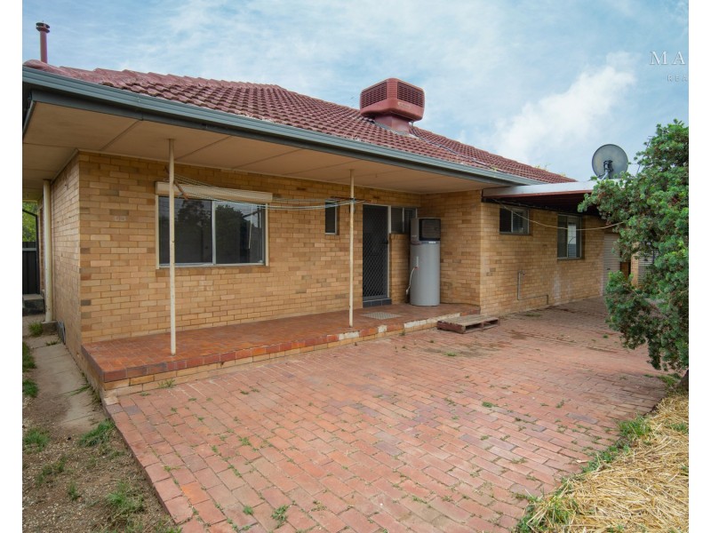 65 Main Street, Lake Albert NSW 2650