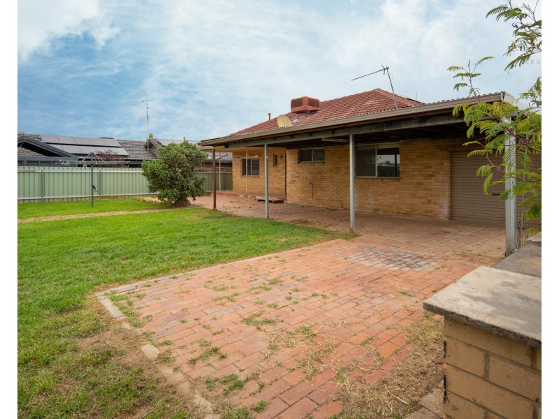 65 Main Street, Lake Albert NSW 2650